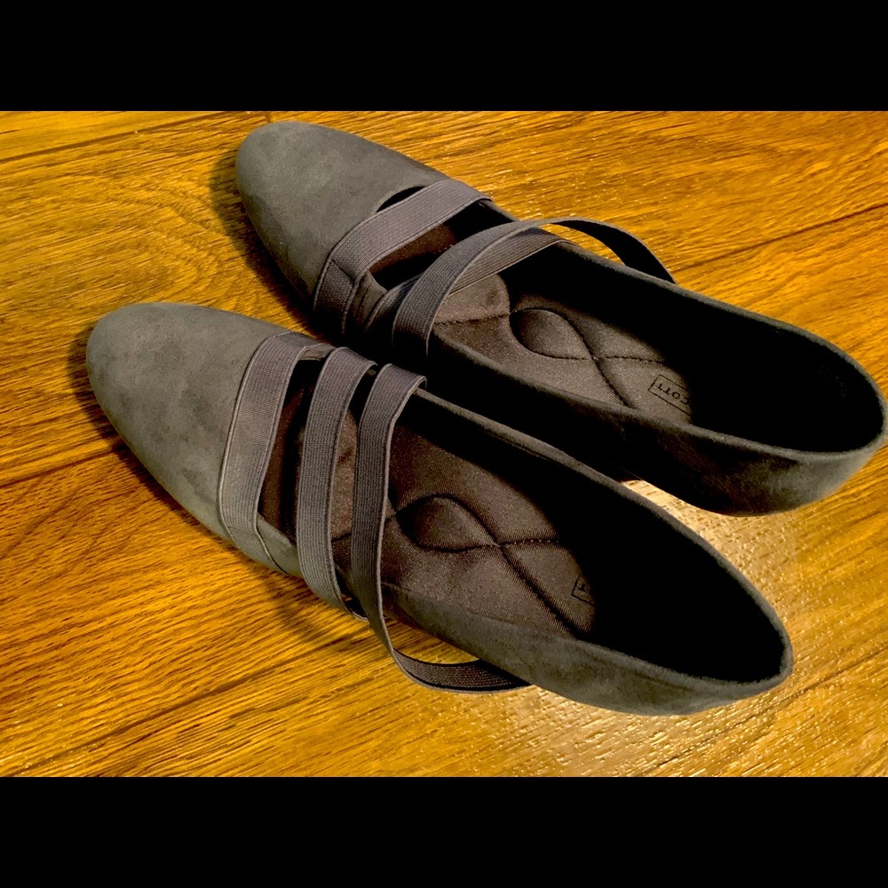 Gray heels sz 8. Worn once